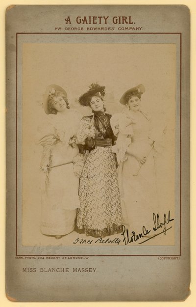 Eine Gaiety Girl - Miss Blanche Massey, Grace Palotta, Florence Lloyd von English Photographer